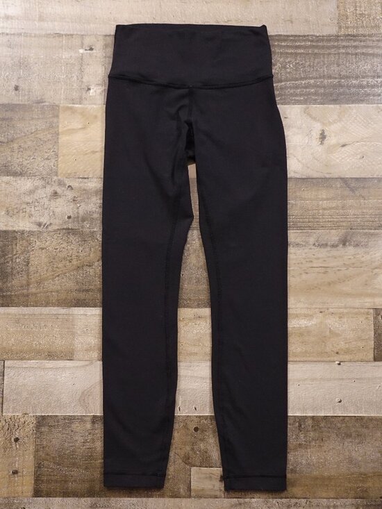 lululemon athletica Pants - Lululemon High Rise Crop Leggings Women's Size 4‎ Black 25.5" Yoga Active
